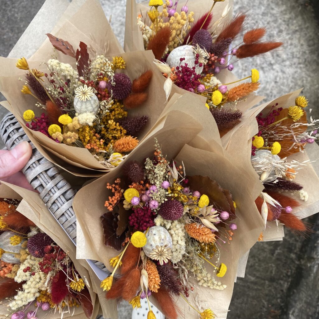 Photo of mini dried bunch of flowers